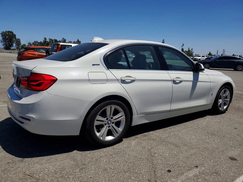 2017 BMW VIN WBA8E1C59HK895308 COPART salvage auction — MINOR DENT/SCRATCHES, Ca - Dis/Dlr/Exp Only Clean Title, sold $2,550 on 2026-07-07 (photo 3)