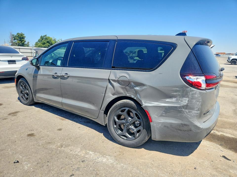 2023 Chrysler Pacifica VIN 2C4RC1L77PR604514 COPART salvage auction — REAR END, Ca - Salvage Certificate, sold $8,600 on 2026-07-31 (photo 2)