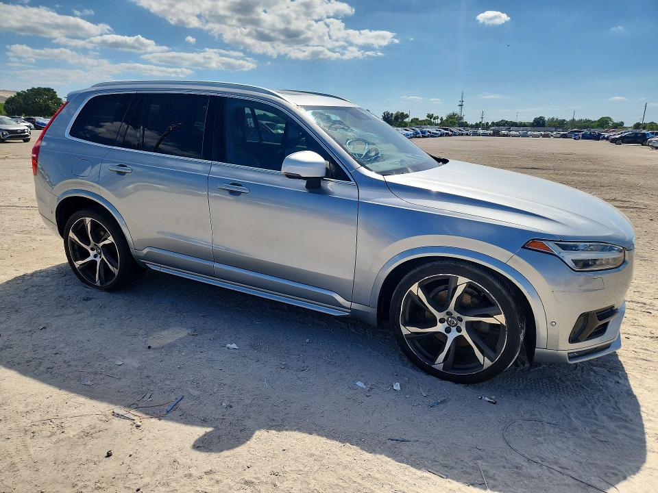 2017 Volvo VIN YV4A22PMXH1169948 COPART salvage auction — REAR END, FL - CERTIFICATE OF TITLE, sold $6,500 on 2026-08-04 (photo 4)