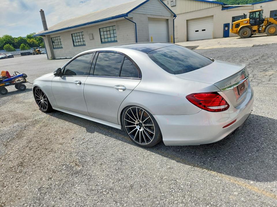 2020 Mercedes-benz VIN W1KZF6BB5LA810767 COPART salvage auction — MINOR DENT/SCRATCHES, In - Certificate Of Title (P), sold $18,600 on 2026-07-28 (photo 2)