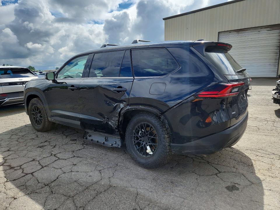 2026 Toyota Highlander VIN 5TDAAAB58TS110621 COPART salvage auction — SIDE, Or - Salvage Title Certificate, sold $24,600 on 2026-07-20 (photo 2)