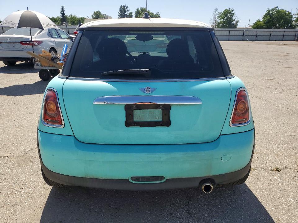 2009 Mini Cooper VIN WMWMF33519TW79262 COPART salvage auction — MINOR DENT/SCRATCHES, Ca - Dis/Dlr/Exp Clean W/Salv Hist, sold $225 on 2026-08-14 (photo 6)