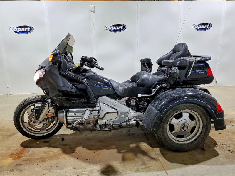 2003 Honda Gl1800 VIN 1HFSC47093A202322 COPART salvage auction — FRONT END, TX - SALVAGE VEHICLE TITLE (P), sold $3,550 on 2026-07-09 (photo 3)
