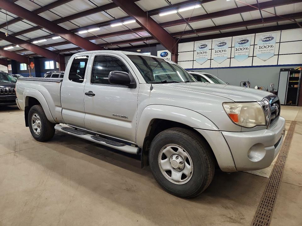 2005 Toyota Tacoma VIN 5TEUU42N85Z137975 COPART salvage auction — MINOR DENT/SCRATCHES, Vt - Certificate Of Title, sold $3,500 on 2026-07-14 (photo 4)