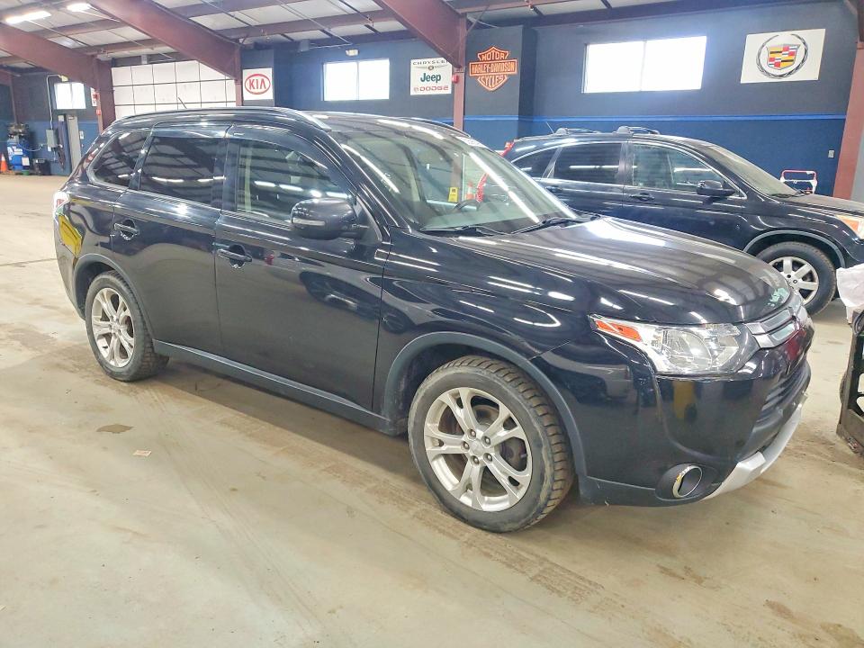 2015 Mitsubishi Outlander VIN JA4AZ3A37FZ002542 COPART salvage auction — MINOR DENT/SCRATCHES, Nh - Certificate Of Title (P), sold $2,400 on 2026-07-27 (photo 4)