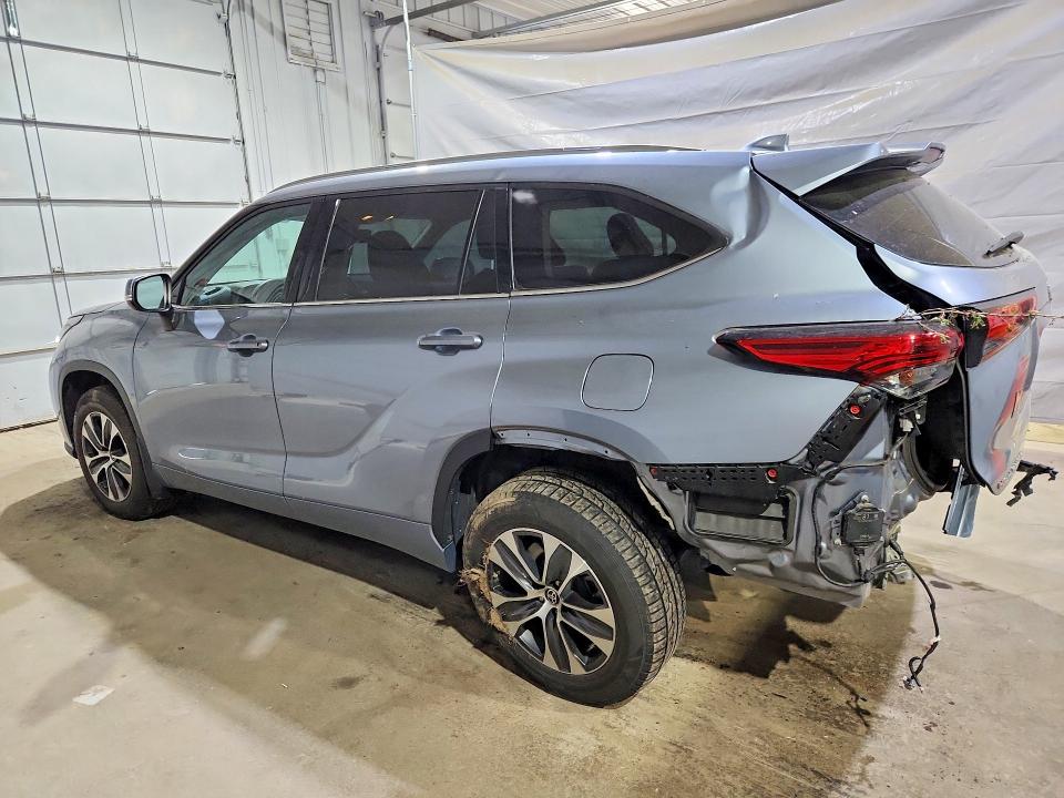 2021 Toyota Highlander VIN 5TDGZRBHXMS088568 COPART salvage auction — REAR END, NH - CERT OF TITLE-SALVAGE, sold $12,000 on 2026-07-02 (photo 2)