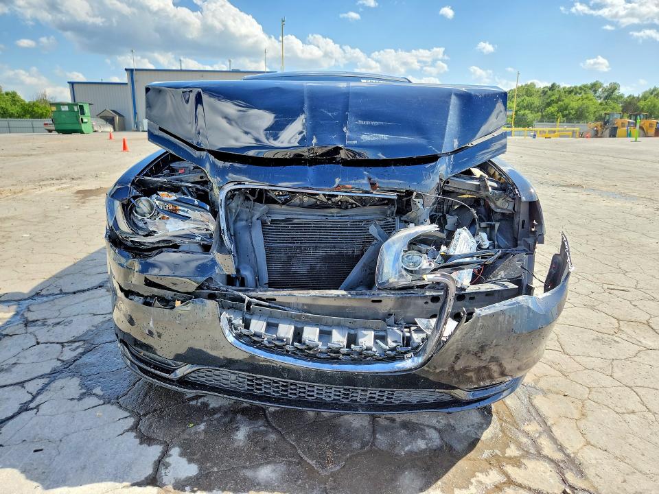 2022 Chrysler 300 VIN 2C3CCABG3NH130897 COPART salvage auction — FRONT END, Tn - Salvage Certificate, sold $5,200 on 2026-07-27 (photo 5)
