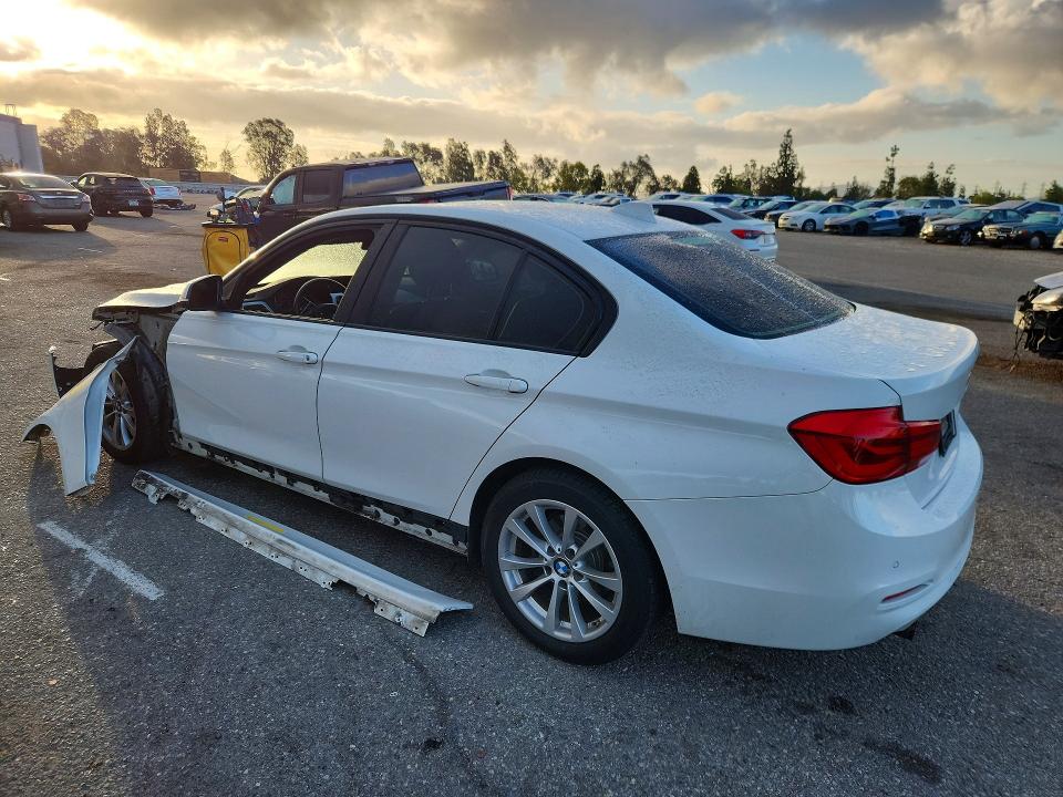 2017 BMW 3er VIN WBA8E1G38HNU18618 COPART salvage auction — FRONT END, Ca - Salvage Certificate, sold $825 on 2026-07-28 (photo 2)