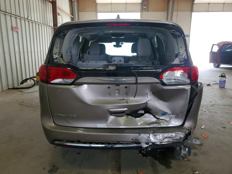 2018 Chrysler Pacifica VIN 2C4RC1H72JR126972 COPART salvage auction — REAR END, Va - Cert Of Title - Salvage, sold $2,350 on 2026-07-02 (photo 6)