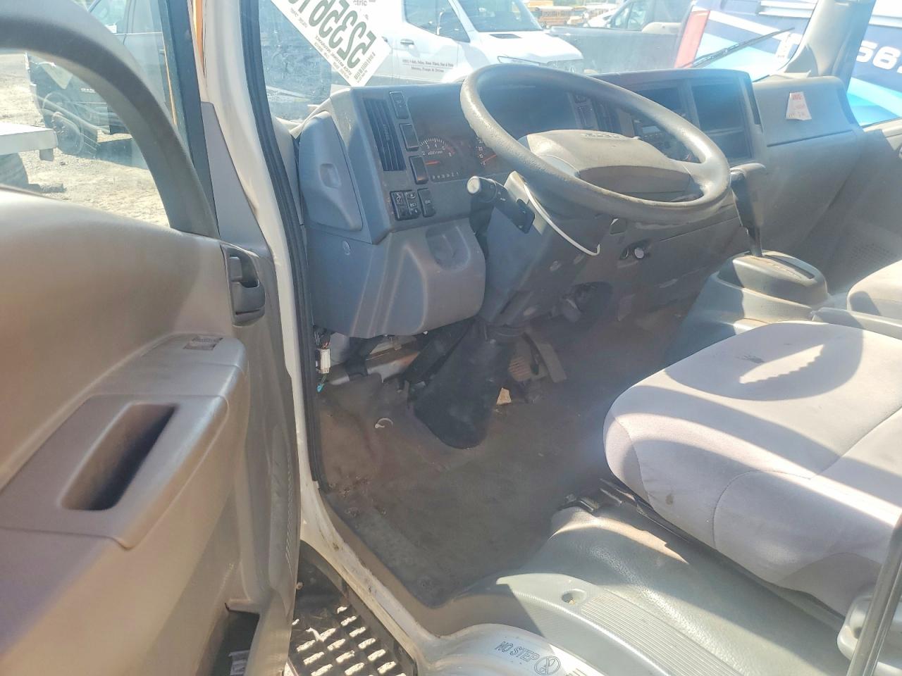 2021 Isuzu Npr VIN 54DB4W1D5MS207989 COPART salvage auction — Top/Roof, NJ - CERT OF TITLE-SALVAGE, sold $5,900 on 2026-09-11 (photo 8)