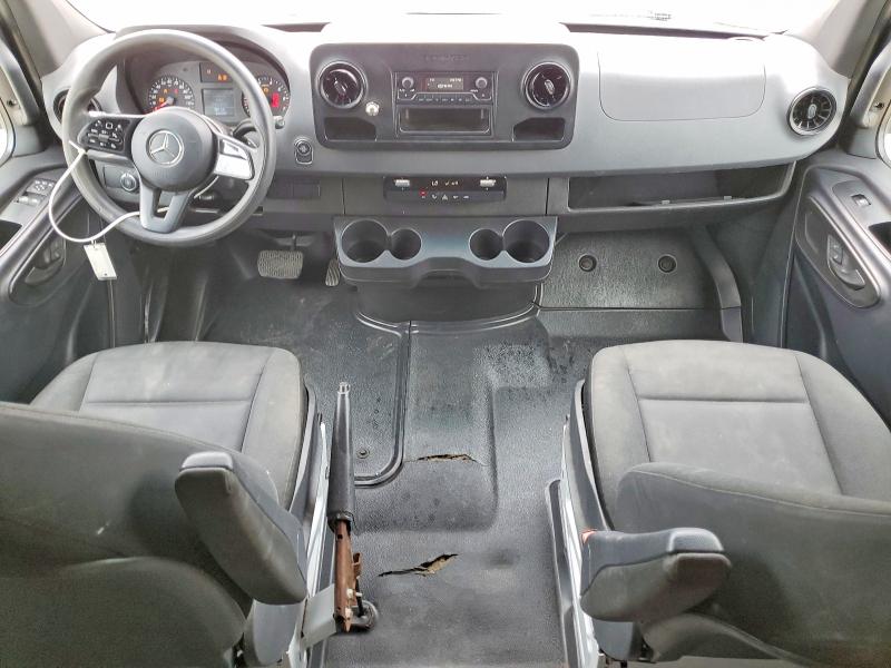 2021 Mercedes-benz Sprinter 2500 VIN W1W40CHYXMT051639 COPART salvage auction — MINOR DENT/SCRATCHES, TX - CERTIFICATE OF TITLE, sold $5,900 on 2026-07-30 (photo 8)