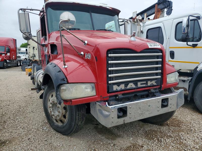 2013 Mack 700 gu700 VIN 1M1AX07Y4DM016891 COPART salvage auction — FRONT END, TX - SALVAGE VEHICLE TITLE, sold $8,000 on 2026-08-13 (photo 9)