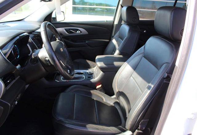 2019 Chevrolet Traverse VIN 1GNEVHKW5KJ286083 COPART salvage auction — ALL OVER, NV - SALVAGE TITLE (P), sold $13,800 on 2026-07-29 (photo 9)
