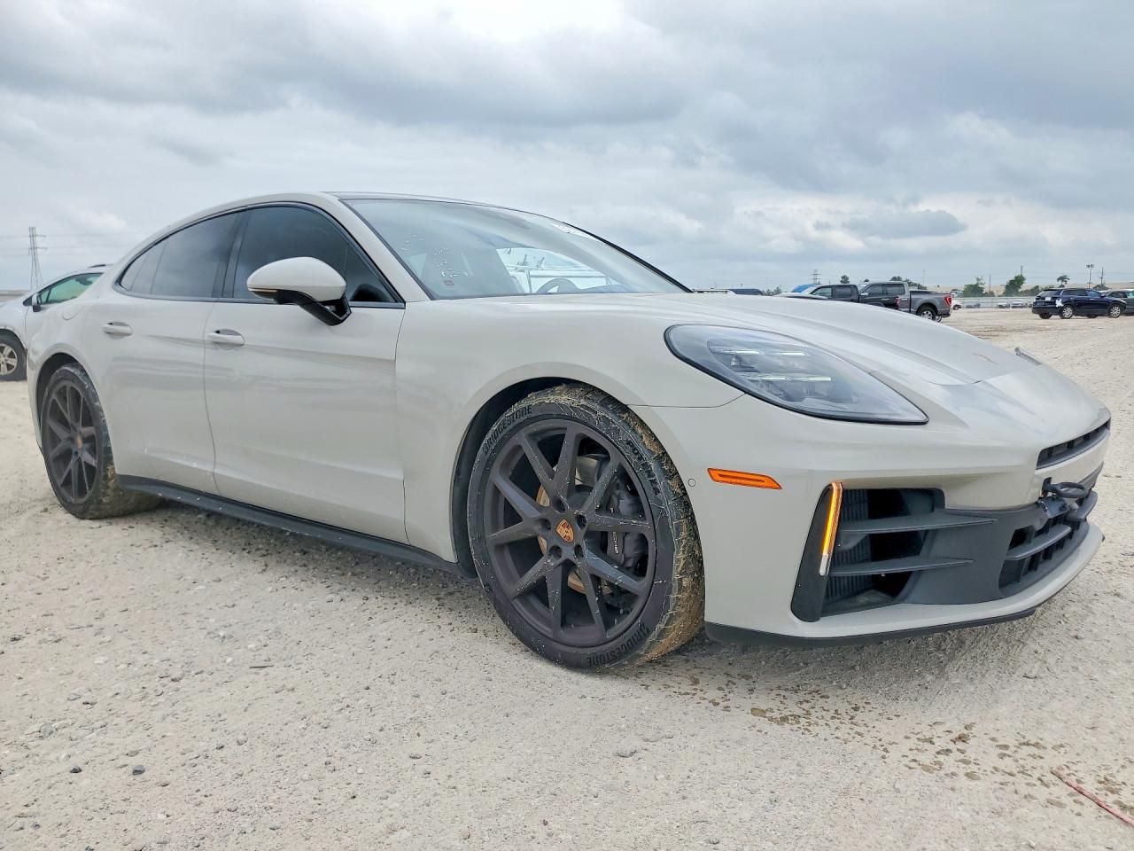 2025 Porsche Panamera VIN WP0AA2YAXSL006870 COPART salvage auction — Side, TX - SALVAGE VEHICLE TITLE, sold $51,000 on 2026-07-07 (photo 4)