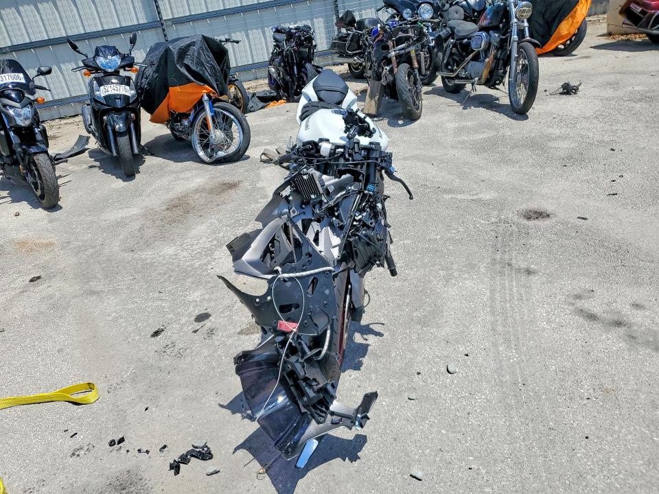 2025 Kawasaki VIN JKBZXJK14SA010998 COPART salvage auction — FRONT END, Fl - Cert Of Title Slvg Rebuildable, sold $1,050 on 2026-07-30 (photo 2)