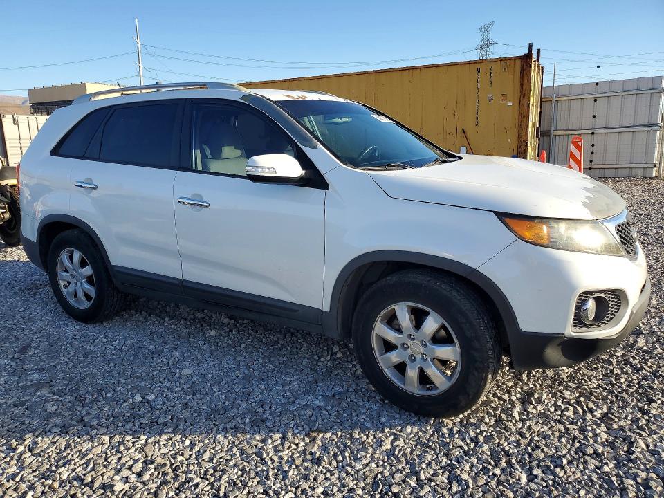2013 Kia Sorento VIN 5XYKT3A65DG337655 COPART salvage auction — FRONT END, Az - Cert Of Title - Salvage, sold $900 on 2026-07-06 (photo 4)