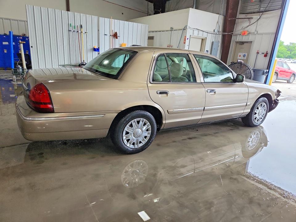2006 Mercury Grand marquis VIN 2MEFM74V46X648267 COPART salvage auction — FRONT END, Il - Salvage Certificate, sold $1,150 on 2026-07-20 (photo 3)