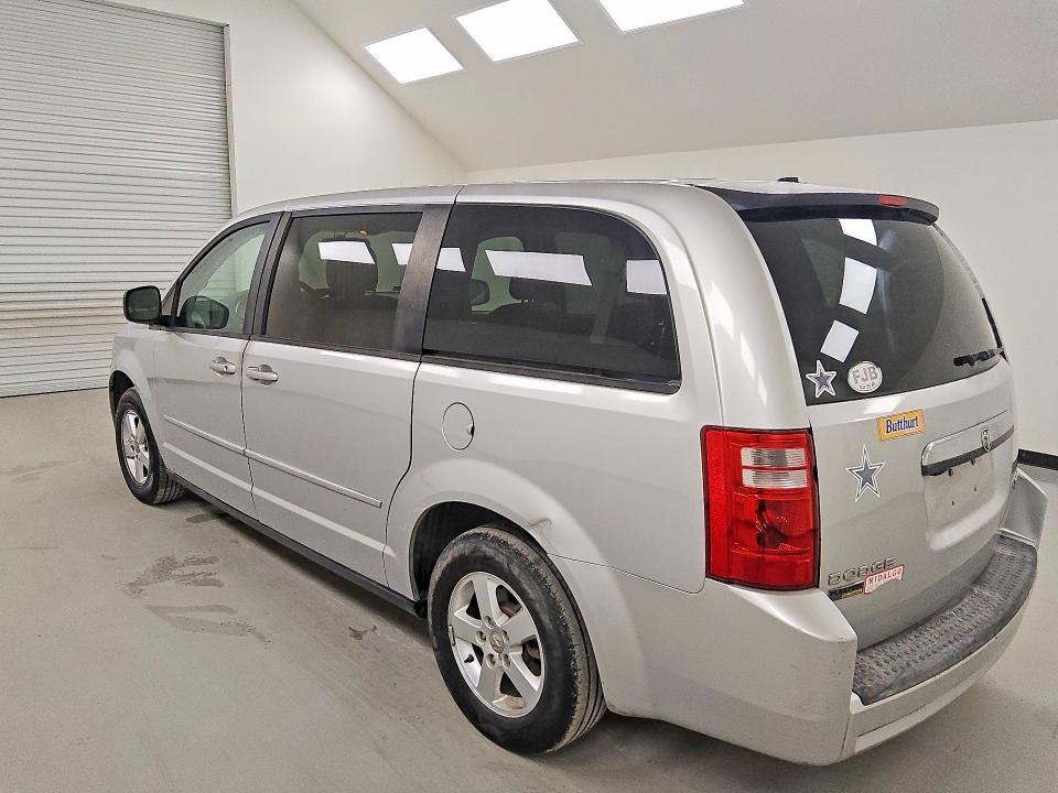 2010 Dodge Grand caravan VIN 2D4RN4DE4AR307669 COPART salvage auction — MINOR DENT/SCRATCHES, TX - CERTIFICATE OF TITLE, sold $100 on 2026-07-09 (photo 2)