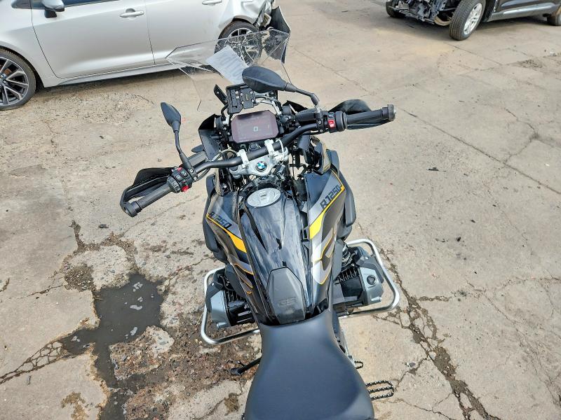 2019 BMW R 1250 VIN WB10J9306KZJ17896 COPART salvage auction — FRONT END, Co - Public - Salvage Title, sold $8,600 on 2026-07-06 (photo 6)
