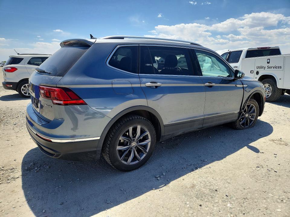 2022 Volkswagen Tiguan VIN 3VV2B7AX9NM046956 COPART salvage auction — ROLLOVER, Co - Dis/Dlr/Exp Only Clean Title, sold $6,800 on 2026-07-02 (photo 3)