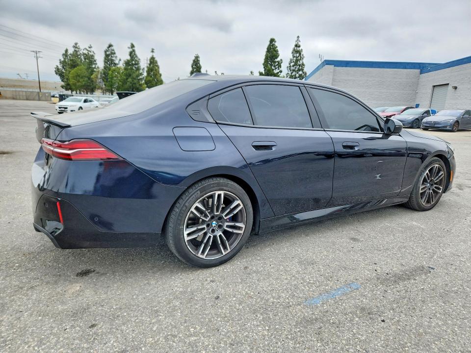 2024 BMW 5er VIN WBA53FJ05RCP81119 COPART salvage auction — REAR END, CA - SALVAGE CERTIFICATE, sold $475 on 2026-07-21 (photo 3)