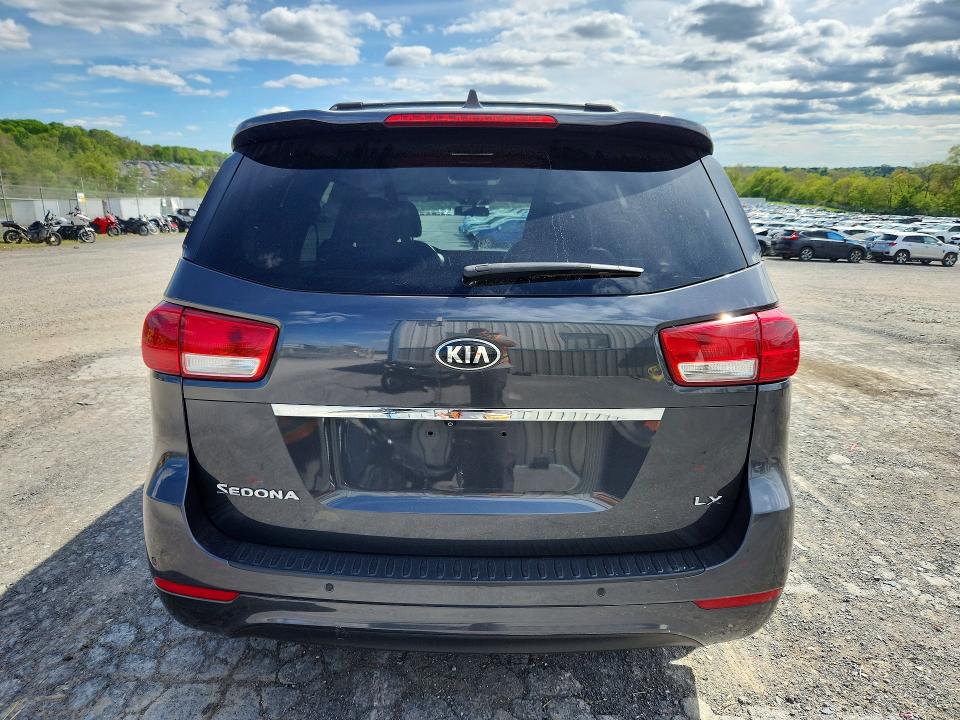 2017 Kia SEDONA VIN KNDMB5C19H6238712 COPART salvage auction — MINOR DENT/SCRATCHES, Md - Certificate Of Title, sold $875 on 2026-07-10 (photo 6)