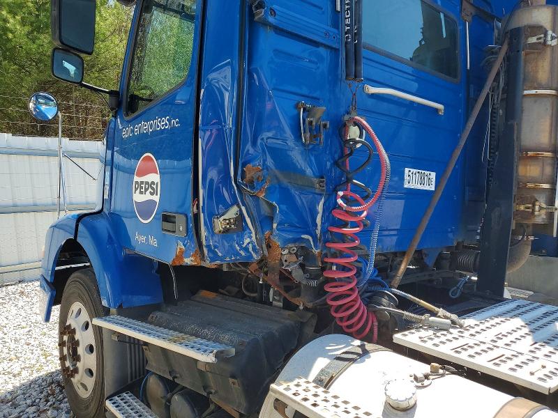 2011 Volvo Vnm VIN 4V4MC9DF4BN294038 COPART salvage auction — SIDE, Ma - Cert Of Title-Salvage, sold $3,350 on 2026-07-09 (photo 9)