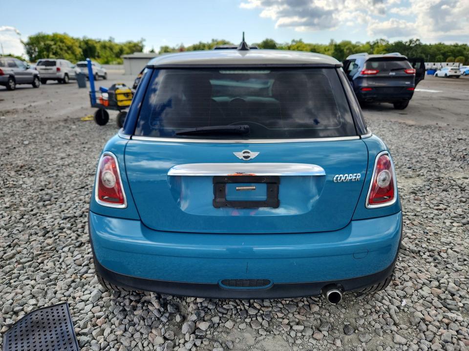 2010 Mini Cooper VIN WMWMF3C50ATZ25044 COPART salvage auction — FRONT END, Fl - Cert Of Title Slvg Rebuildable, sold $675 on 2026-07-13 (photo 6)