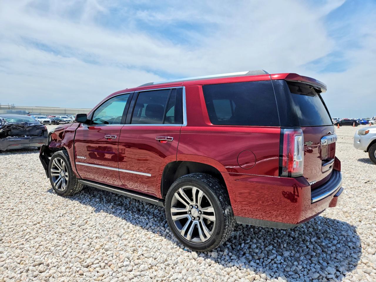 2018 GMC Yukon VIN 1GKS2CKJ2JR296585 COPART salvage auction — Front End, TX - SALVAGE VEHICLE TITLE, sold $13,100 on 2026-07-09 (photo 2)