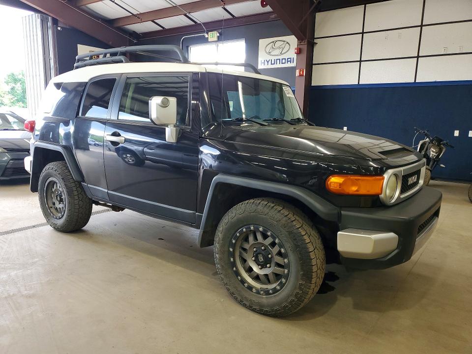 2007 Toyota Fj cruiser VIN JTEBU11F870043450 COPART salvage auction — MINOR DENT/SCRATCHES, Vt - Certificate Of Title, sold $6,000 on 2026-07-10 (photo 4)
