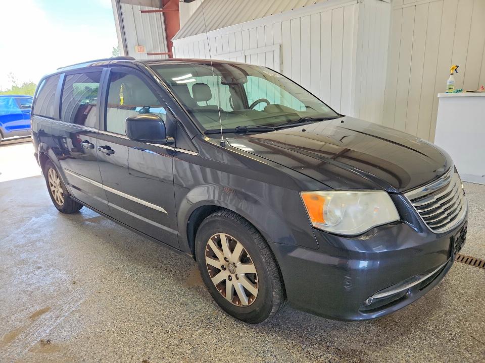 2013 Chrysler Town & country VIN 2C4RC1BG0DR630868 COPART salvage auction — NORMAL WEAR, VA - CERTIFICATE OF TITLE, sold $150 on 2026-07-09 (photo 4)