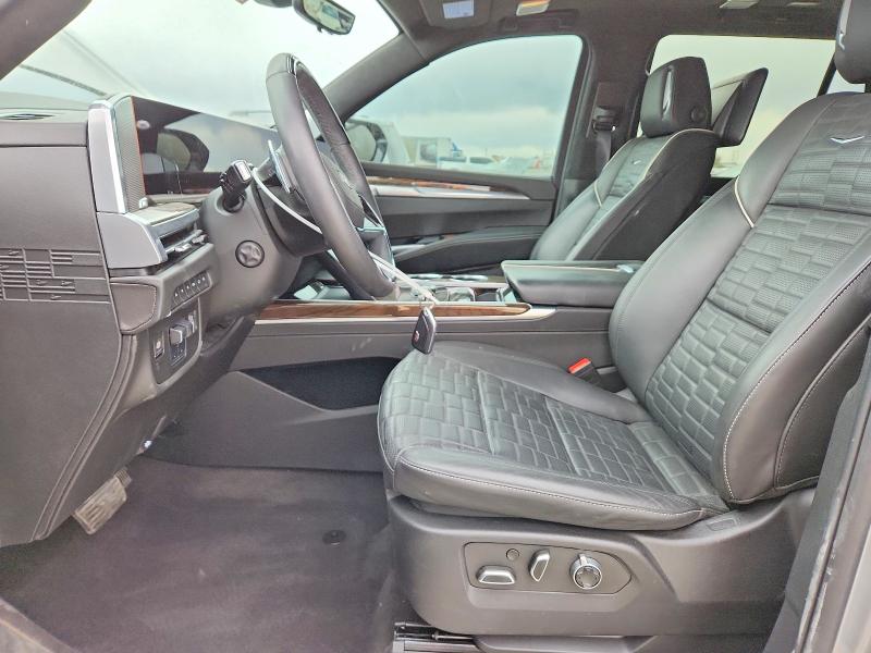 2025 Cadillac Escalade VIN 1GYS9GRL4SR273049 COPART salvage auction — REAR END, Salvage Title, sold $79,000 on 2026-07-09 (photo 7)