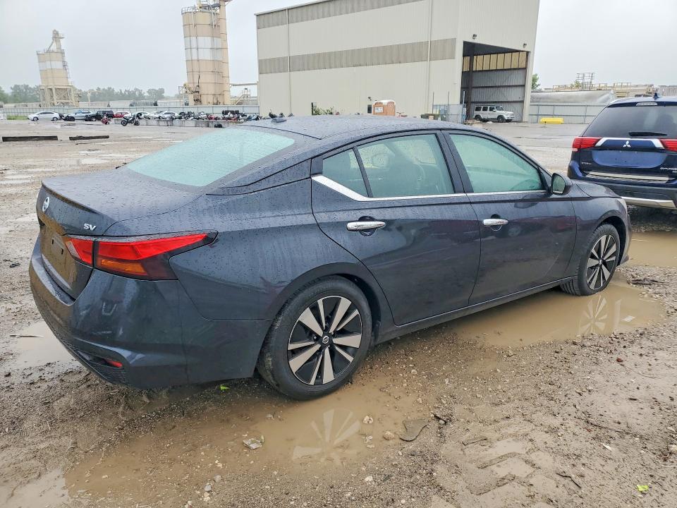 2022 Nissan Altima VIN 1N4BL4DVXNN388965 COPART salvage auction — HAIL, Ks - Cert Of Title-Salvage, sold $5,900 on 2026-07-02 (photo 3)