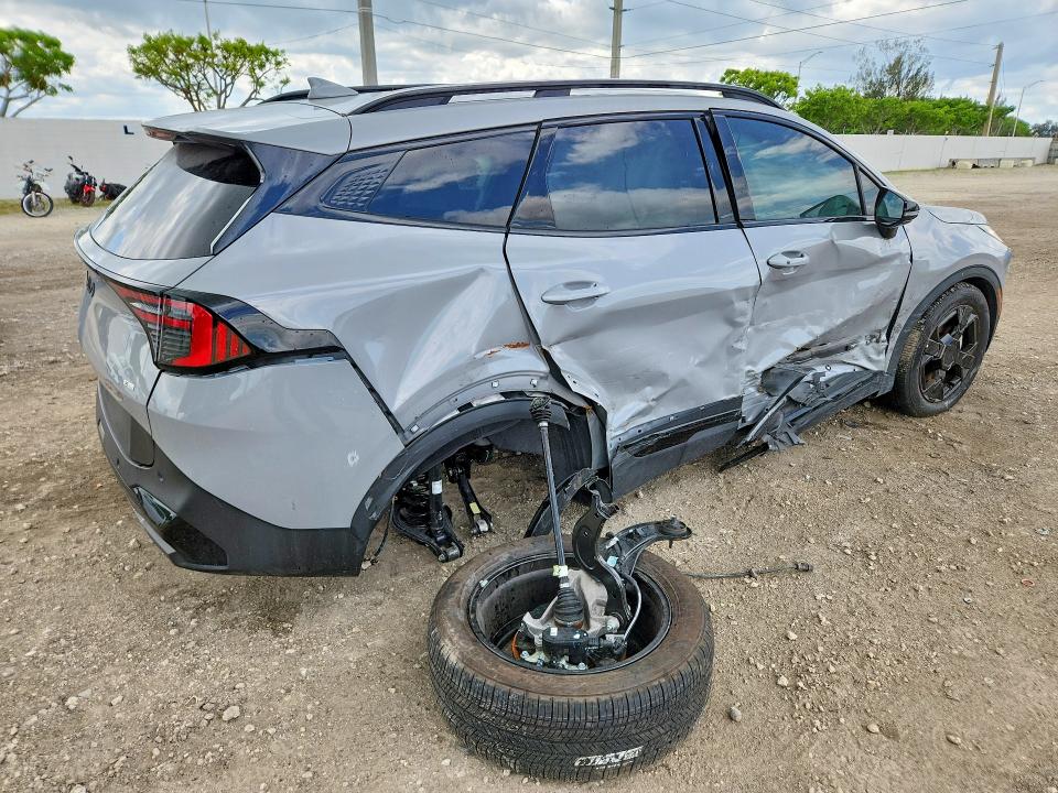 2026 Kia Sportage VIN 5XYK6CDF8TG328269 COPART salvage auction — SIDE, Salvage Title, sold $7,700 on 2026-07-29 (photo 3)