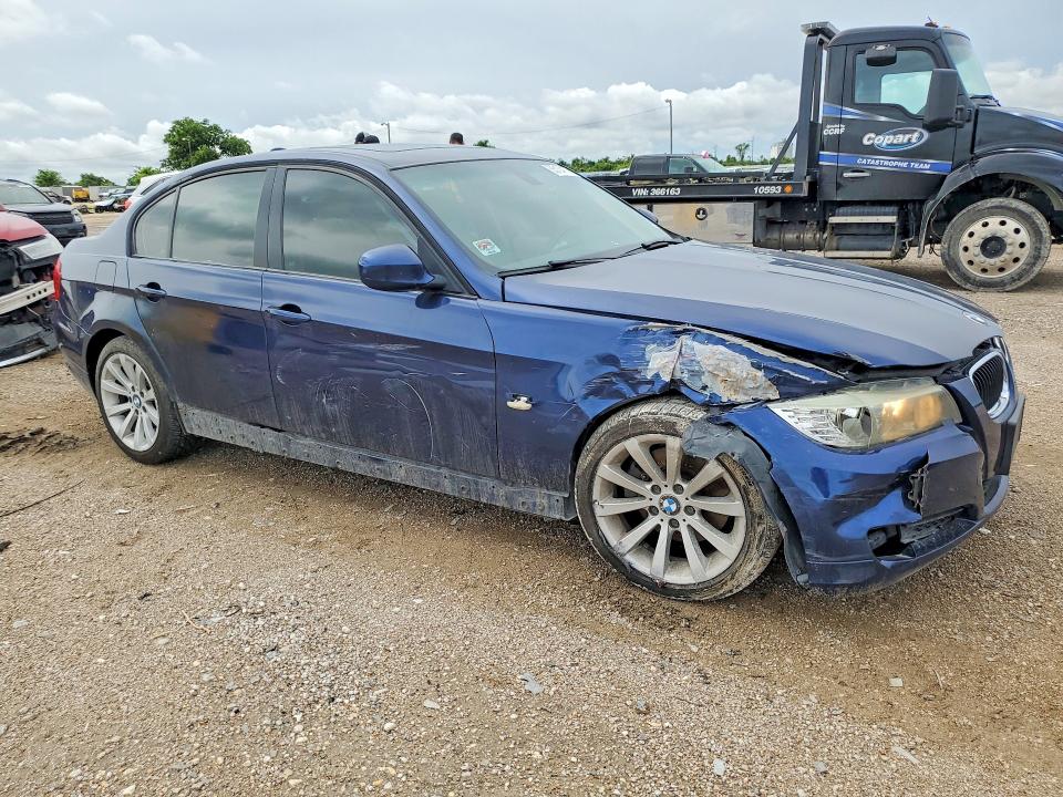 2011 BMW 3er VIN WBAPH5G56BNM76245 COPART salvage auction — FRONT END, TX - SALVAGE VEHICLE TITLE, sold $550 on 2026-07-08 (photo 4)