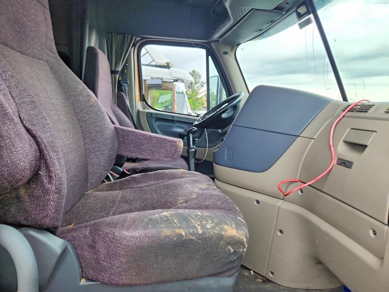 2016 Freightliner Cascadia VIN 1FVXGF005GLGX8224 COPART salvage auction — FRONT END, GA - CERT OF TITLE-SALVAGE, sold $18,600 on 2026-07-16 (photo 5)