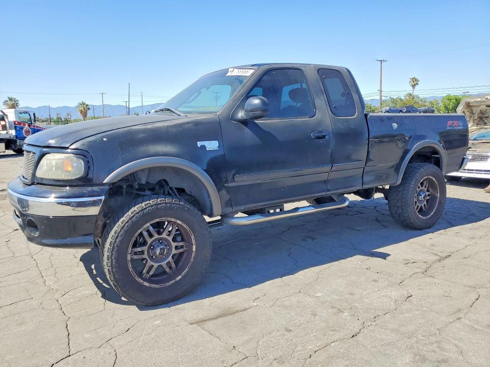2002 Ford F-150 lightning VIN 1FTRX18L82NB46286 COPART salvage auction — MINOR DENT/SCRATCHES, CA - SALVAGE CERTIFICATE, sold $625 on 2026-07-09 (photo 1)