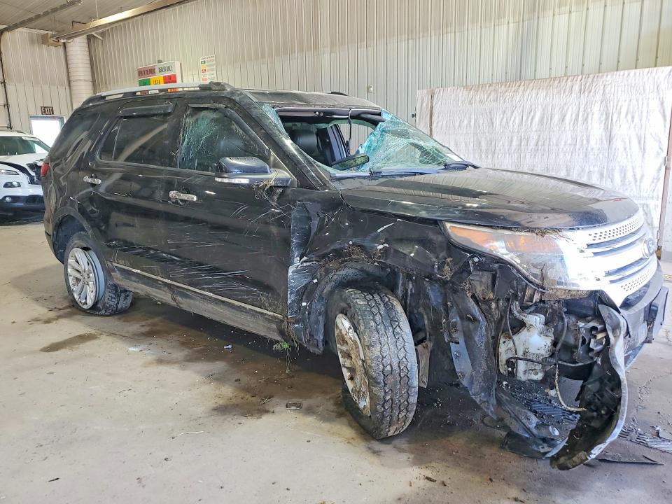 2015 Ford Explorer VIN 1FM5K8D86FGC01167 COPART salvage auction — ROLLOVER, Pa - Certificate Of Salvage, sold $950 on 2026-07-02 (photo 4)