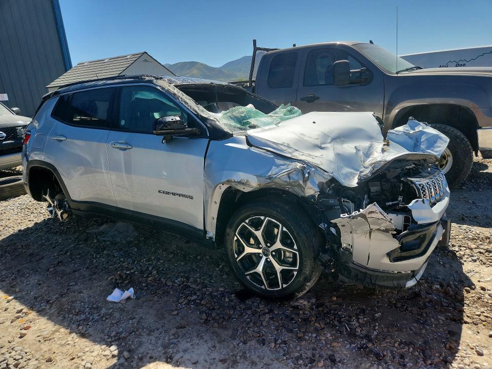 2025 Jeep Compass VIN 3C4NJDCNXST545999 COPART salvage auction — ROLLOVER, Fl - Certificate Of Destruction, sold $1,250 on 2026-07-14 (photo 4)