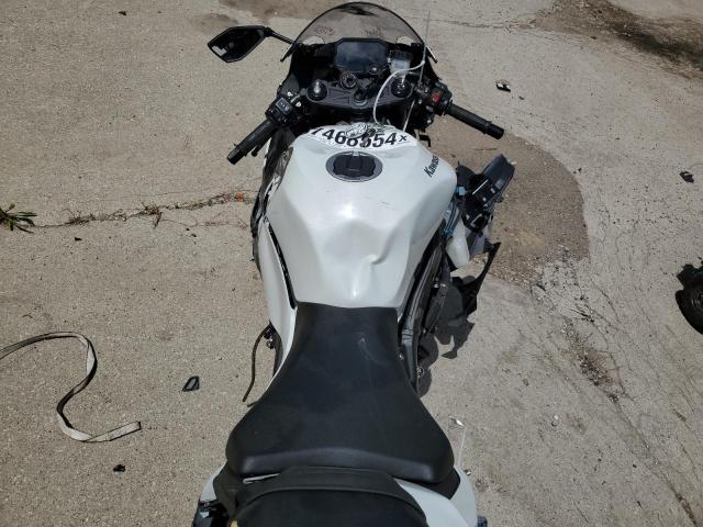 2024 Kawasaki Zx636 VIN JKBZXJK18RA002073 COPART salvage auction — SIDE, Mi - Scrap Certificate Of Title, sold $2,100 on 2026-07-09 (photo 6)