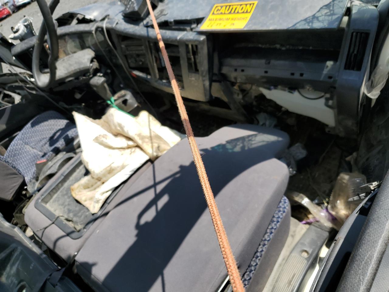 2024 Isuzu All models VIN JALE5W168R7305763 COPART salvage auction — Front End, TX - SALVAGE VEHICLE TITLE, sold $875 on 2026-02-04 (photo 8)
