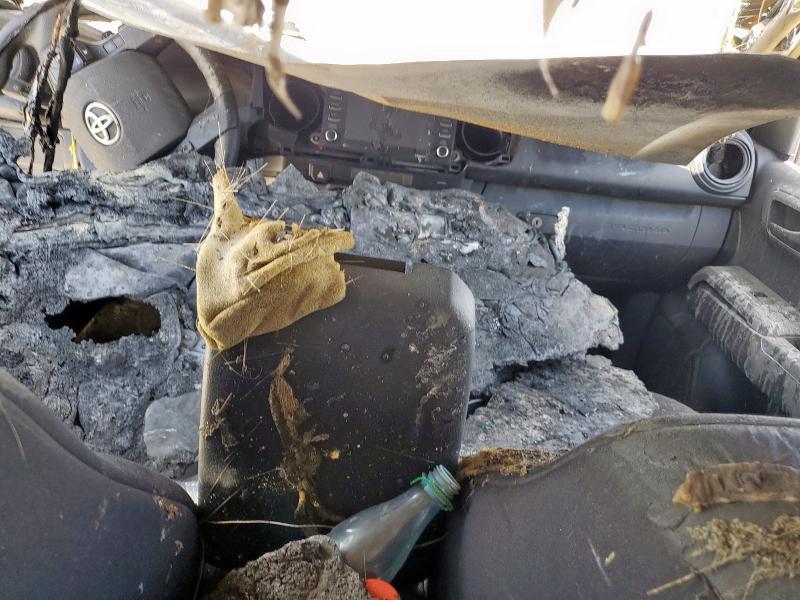 2021 Toyota Tacoma VIN 5TFCZ5AN5MX281543 COPART salvage auction — BURN, Tx - Nonrepairable Title, sold $3,300 on 2026-07-09 (photo 8)