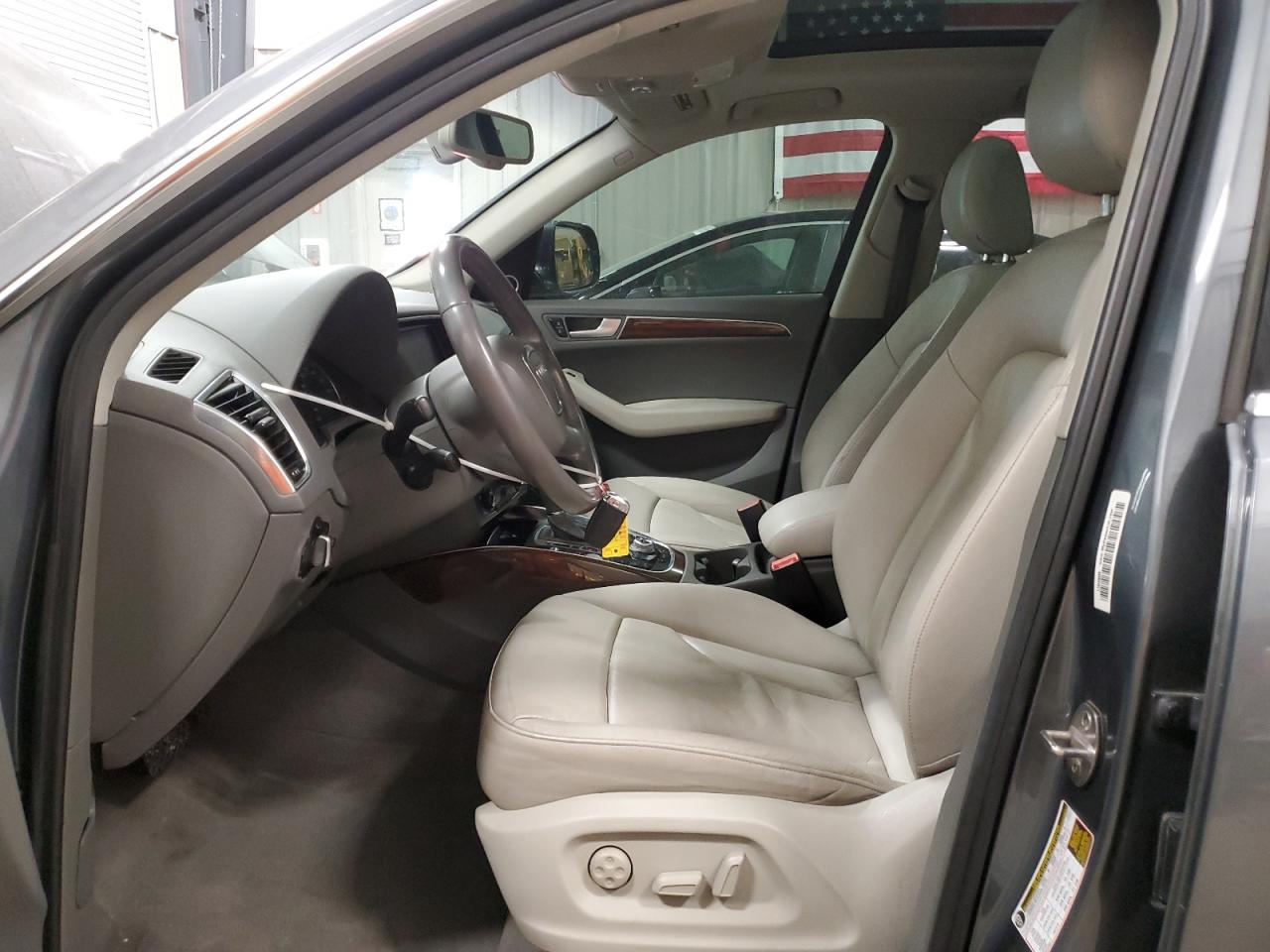 2012 Audi Q5 VIN WA1LFAFP6CA086865 COPART salvage auction — Front End, Salvage Title, sold $1,125 on 2025-08-28 (photo 7)