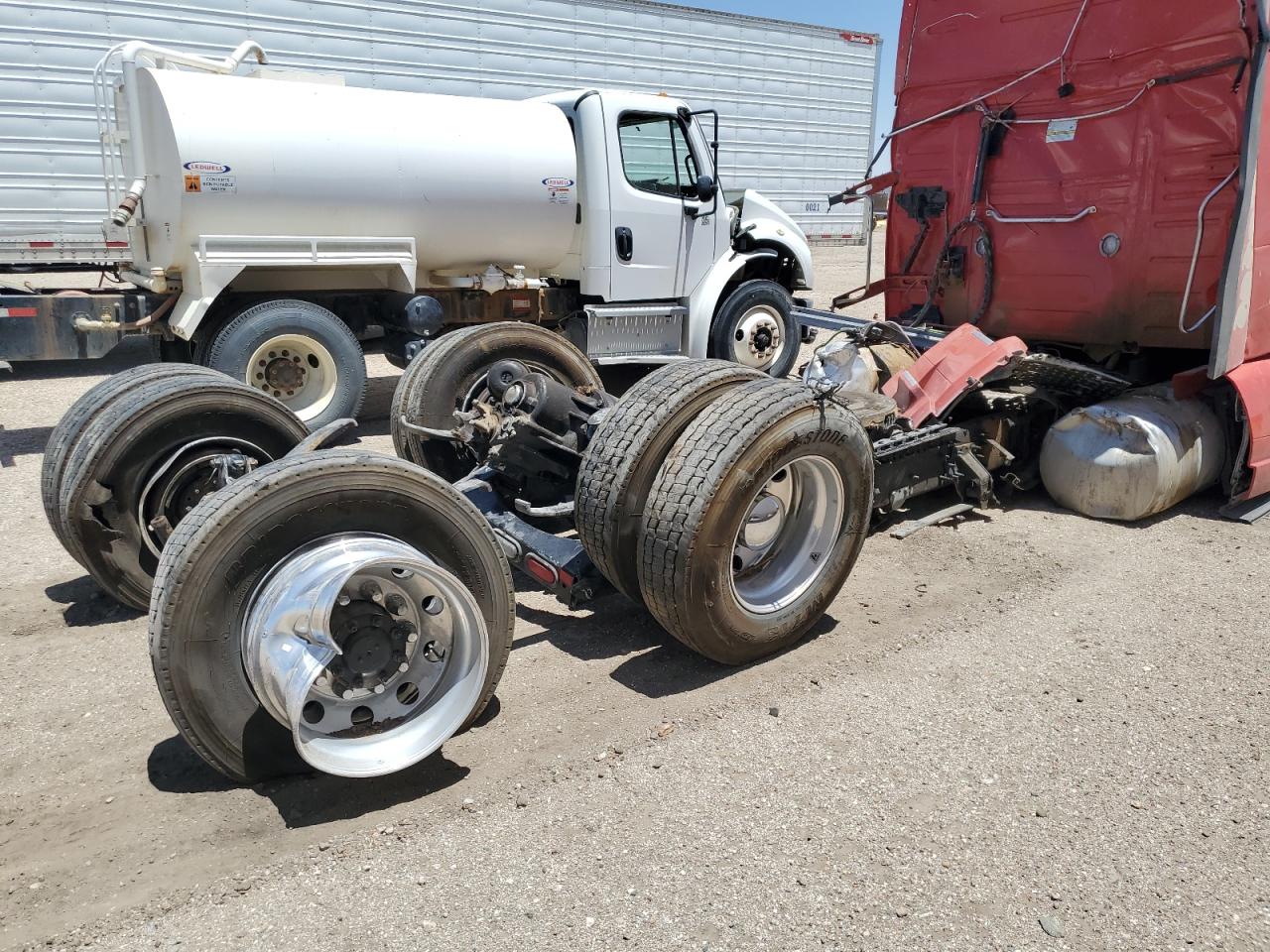 2025 Volvo Vn VIN 4V4NC9EHXSN691970 COPART salvage auction — All Over, CA - SALVAGE CERTIFICATE, sold $25,750 on 2026-05-21 (photo 9)