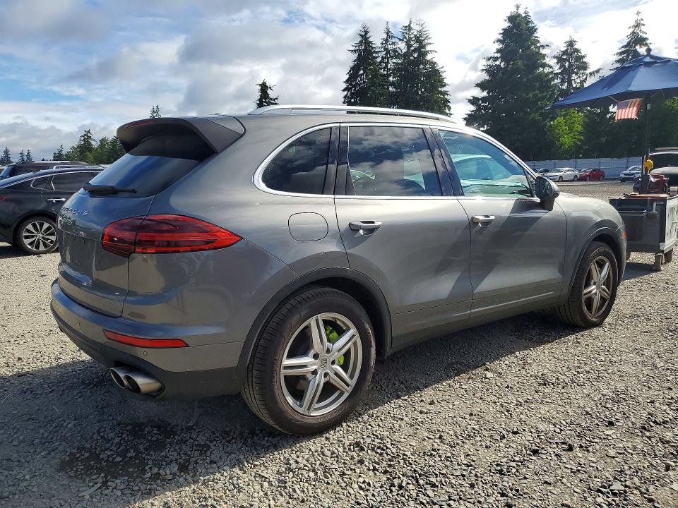 2016 Porsche Cayenne VIN WP1AE2A21GLA17348 COPART salvage auction — MINOR DENT/SCRATCHES, WA - VEHICLE CERT OF OWNERSHIP-TITL, sold $3,600 on 2026-10-13 (photo 3)