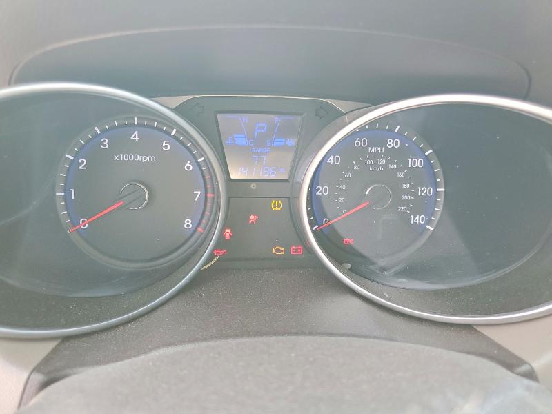 2011 Hyundai Tucson VIN KM8JU3AC6BU125417 COPART salvage auction — FRONT END, Nv - Salvage Title, sold $950 on 2026-07-20 (photo 9)