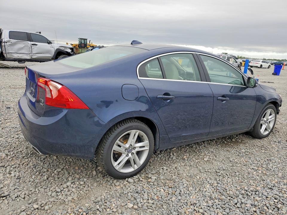 2015 Volvo VIN YV1612TM9F1358650 COPART salvage auction — FRONT END, Co - Public - Salvage Title, sold $1,700 on 2026-07-28 (photo 3)