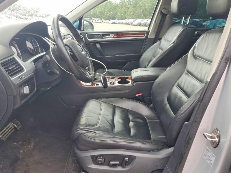 2012 Volkswagen Touareg VIN WVGFF9BP2CD002994 COPART salvage auction — REAR END, Va - Cert Of Title - Salvage, sold $925 on 2026-07-06 (photo 7)