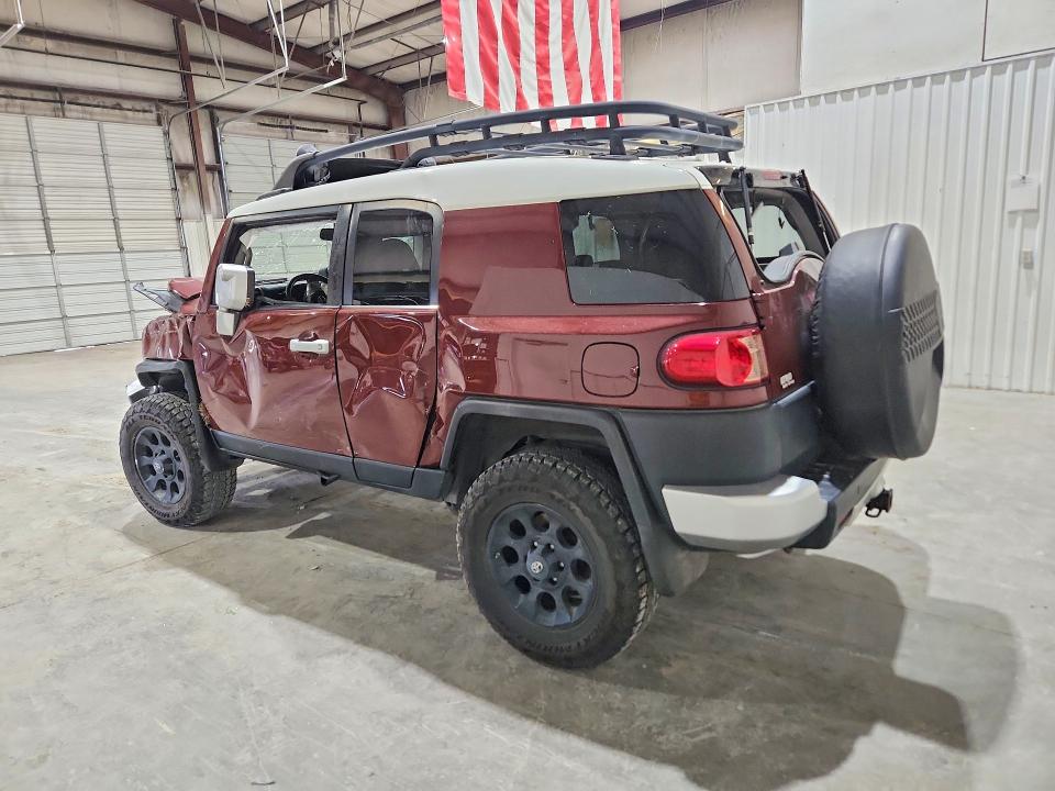 2011 Toyota Fj cruiser VIN JTEBU4BF7BK105546 COPART salvage auction — ROLLOVER, Va - Certificate Of Title, sold $925 on 2026-07-14 (photo 2)