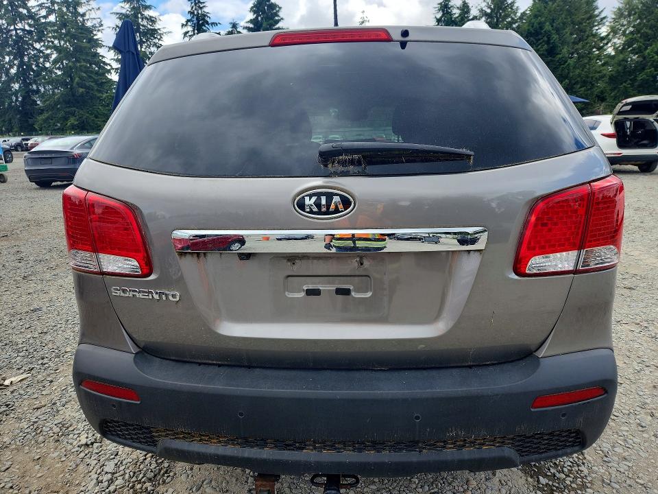 2012 Kia Sorento VIN 5XYKTCA61CG277873 COPART salvage auction — MINOR DENT/SCRATCHES, Wa - Vehicle Cert Of Ownership-Titl, sold $575 on 2026-07-31 (photo 6)